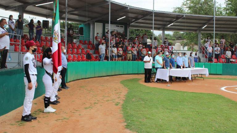 La Unidad Deportiva “Julio Urías”, en La Higuerita, fue el escenario de la inauguración de la eliminatoria para el “Cal Ripken Jr. World Series”.