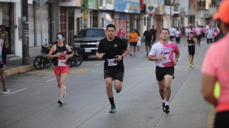 Rendón y Llorente dominan carrera Lazos por la Vida