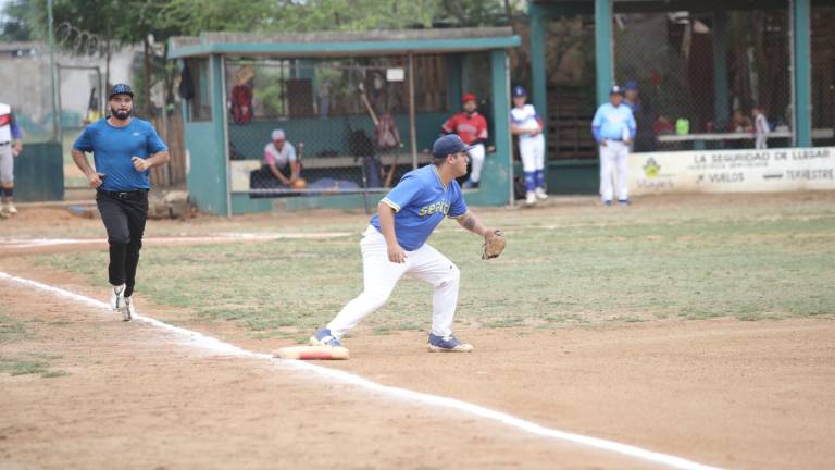 Hotel El Cid no cede terreno en Liga Meseros al Bat