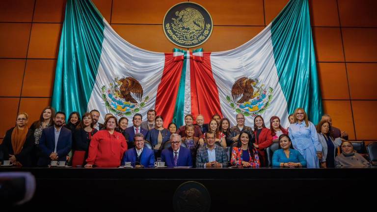 Rocha Moya destaca respaldo de diputados y senadores de Morena a su administración