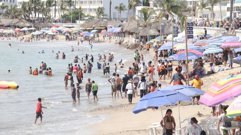 La llegada de turistas a Mazatlán dejó una ocupación hotelera que cerró con 98 por ciento en el verano.