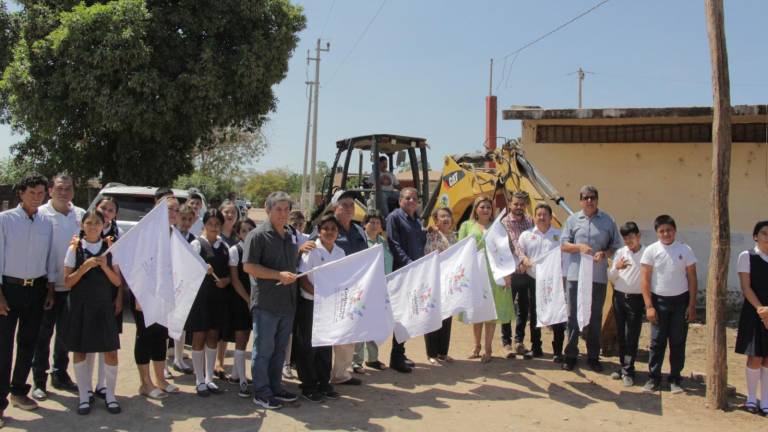 Banderazo de inicio de los trabajos.