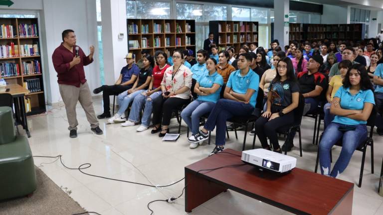 Semujeres capacita a UTEsc en acciones a favor de niñas, adolescentes y mujeres