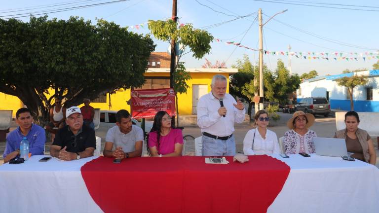 Ayuntamiento de Escuinapa escucha necesidades de vecinos de Ojo de Agua de Palmillas