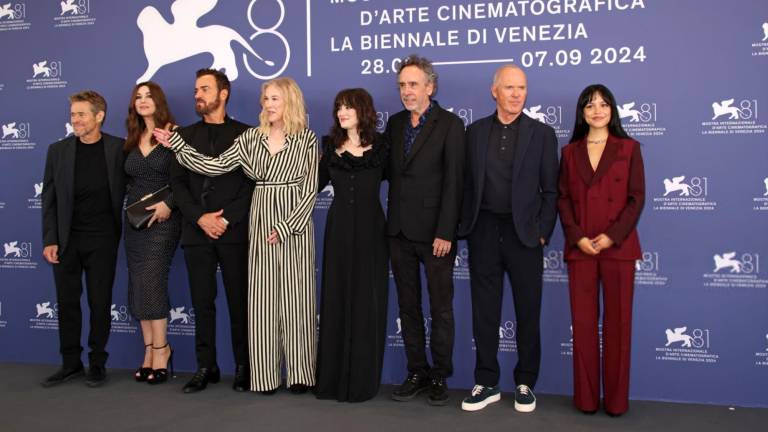 Elenco de ‘Beetlejuice Beetlejuice’ con Tim Burton en el inicio del Festival de Venecia.