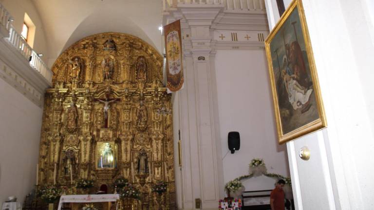 Consideran eliminar uno de los cambios de vestido de la Virgen del Rosario para preservarla