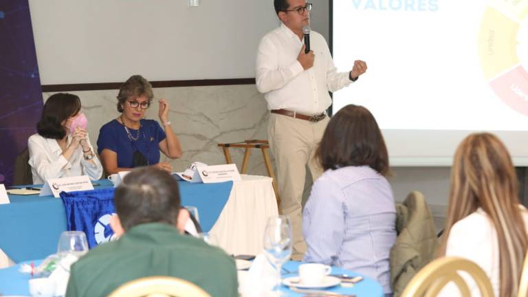 José Antonio Centeno, aspirante a dirigir la Canacintra nacional, socializa en Mazatlán su visión a agremiados