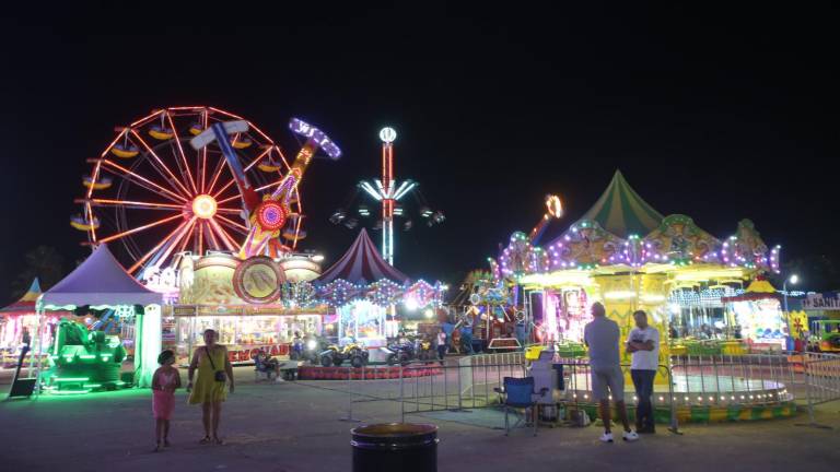 Dan banderazo a la edición 39 de la Expo Feria Canaco en Mazatlán