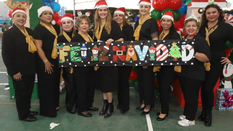 Integrantes del Comité de Anspac Mazatlán fueron las anfitrionas de la posada.