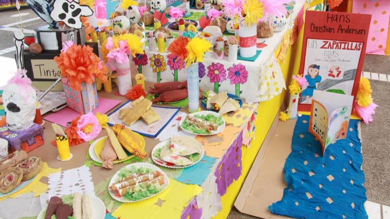 Celebran el Día de Muertos en la Activa Integral