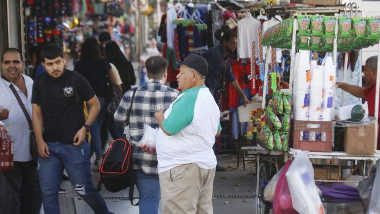 Con la temporada decembrina, los comercios del primer cuadro de Culiacán se han visto beneficiados.