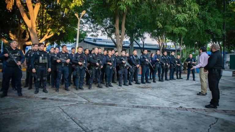 Un primer grupos de policías municipales en Culiacán regresan a los operativos.