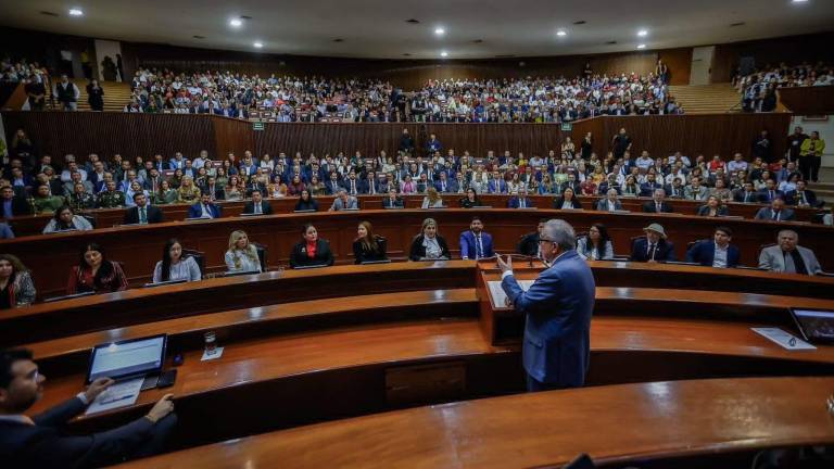 El Gobernador Rubén Rocha Moya expuso en el Congreso del Estado su Tercer Informe de Gobierno.