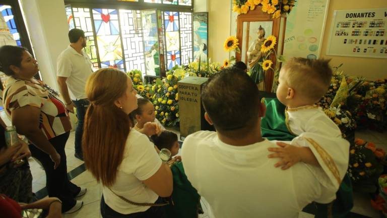 Con gran devoción, feligreces festejan a San Judas Tadeo en Mazatlán