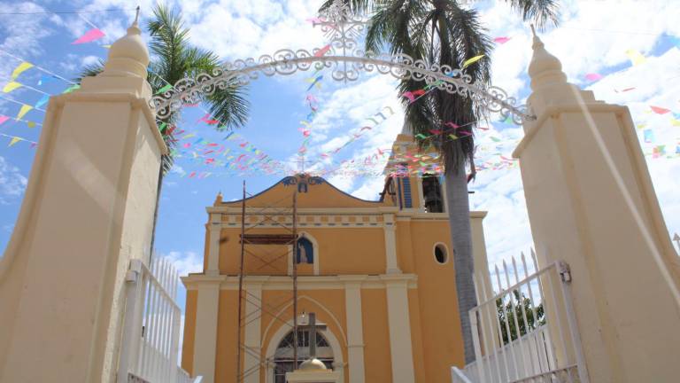 La fachada de la iglesia fue remozada.