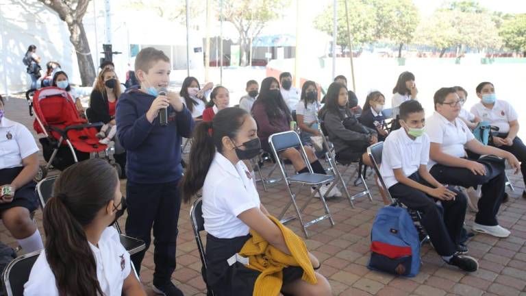 Disfrutan niños de la FeliUAS con ‘El alma de don Jacinto’