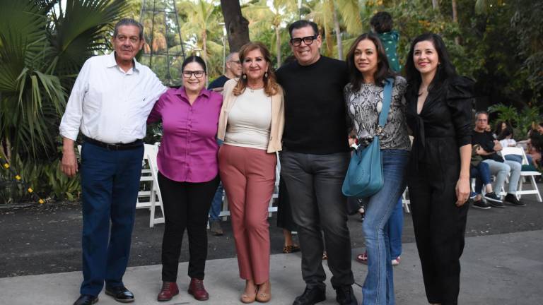 Disfrutan del comienzo de la Navidad en el Jardín Botánico