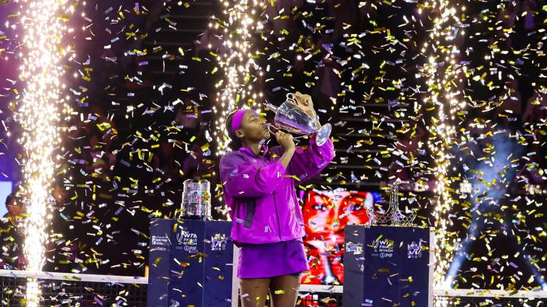 Coco Gauff gana las WTA Finals en tres sets.