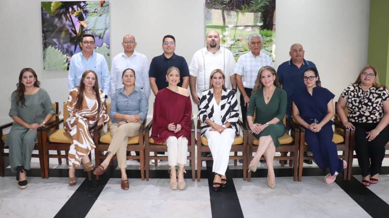 Reunión de trabajo esta mañana con la Síndica Procuradora y los 12 regidores integrantes del Cabildo.