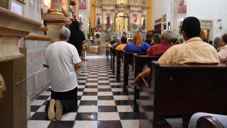 Aclaman a Cristo en la tradicional Misa de Domingo de Ramos