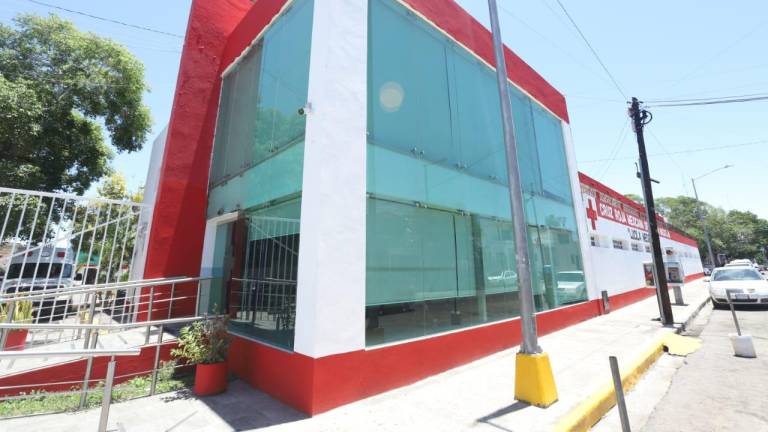 La Cruz Roja Mazatlán tiene un gasto al año de aproximadamente 15 millones de pesos y este año se espera a lo mucho recaudar 2 millones de pesos en esta colecta.