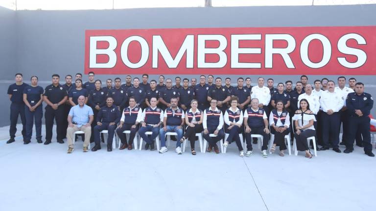 El cuerpo de Bomberos Voluntarios Mazatlán y su patronato festejan en grande el Día del Bombero.