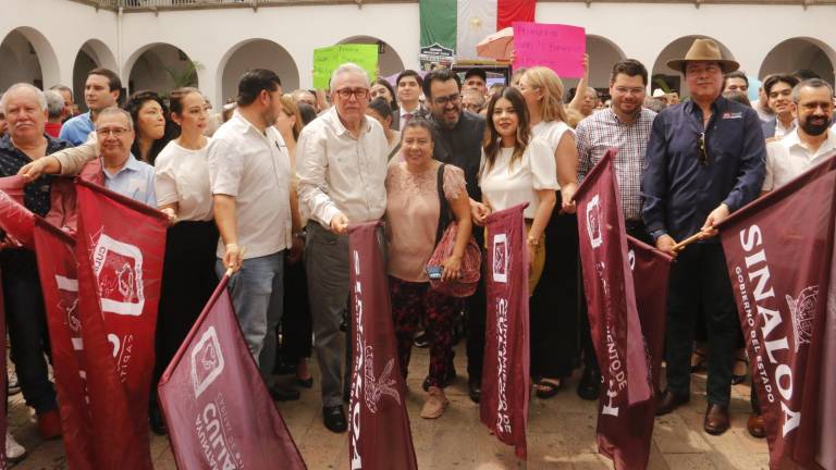 Rocha Moya y Juan De Dios Gámez dan banderazo a obras de pavimentación en Culiacán