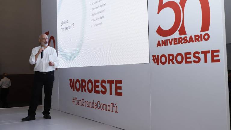 Felicitan colaboradores a Noroeste por sus 50 años