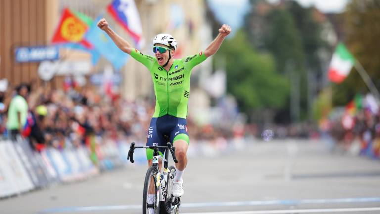 Tadej Pogacar conquista en solitario el Mundial de Ciclismo de Ruta en Zúrich