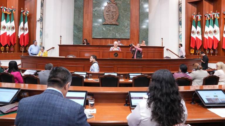 Congreso de Sinaloa interrumpe receso por renuncia de Sara Bruna Quiñónez de la FGE