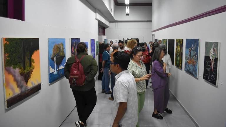 Admiran sinaloenses el Color de Colombia en muestra pictórica