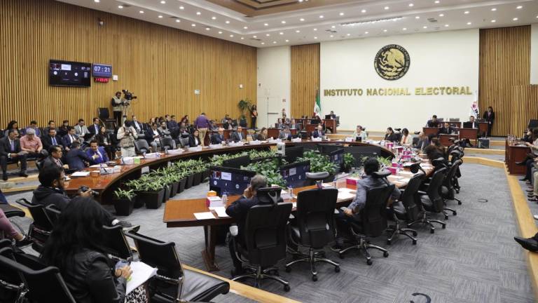 Los consejeros indicaron que la reforma también limitaba la participación colegiada del Consejo General del órgano constitucional autónomo, en decisiones clave.