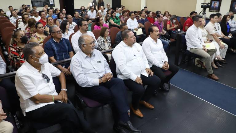 Rinden homenaje al abogado Sánchez Morán en la UAS