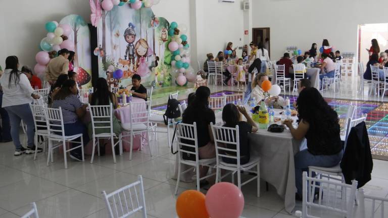 Con rifas, música y regalos Ganac celebra a los niños en su día