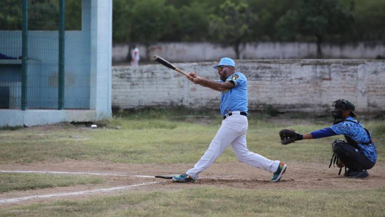 JL Eléctricos apalea a Familia Rendón, en beisbol del Chololos