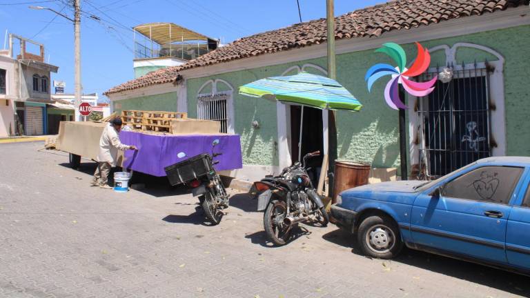 Desde hace 25 años, José Guadalupe Gaxiola García, “Cocama”, ha puesto su creatividad en la elaboración de carros alegóricos para el desfile de la Primavera en Rosario.