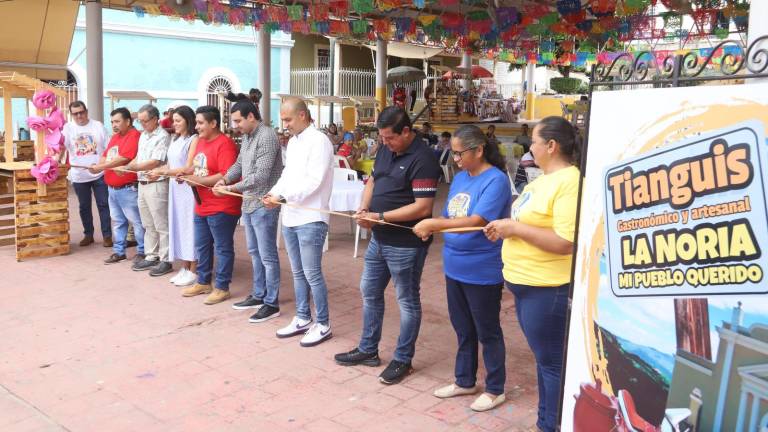 Muestran en tianguis la gastronomía, artesanías e historias de La Noria