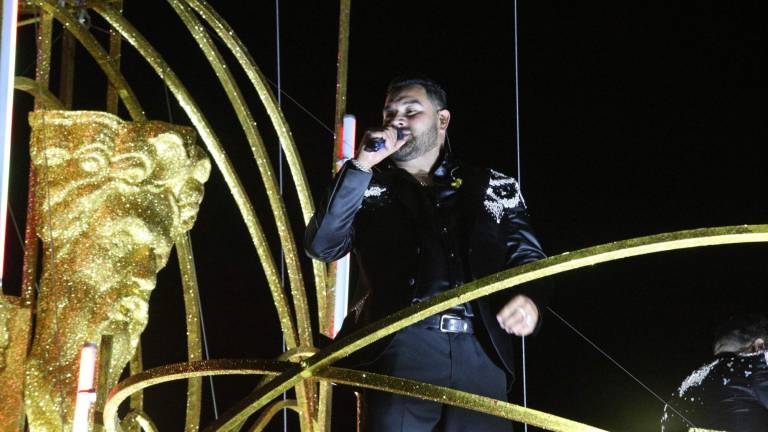 Brilla la Banda MS en el tradicional desfile del Carnaval de Mazatlán