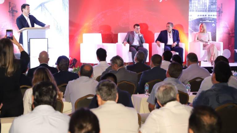 Realizan en Mazatlán el Segundo Foro Industrial MX, organizado por la Secretaría de Economía de SInaloa.