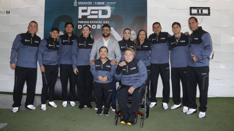 Julio César Cascajares, junto a los galardonados con el Premio Estatal del Deporte.