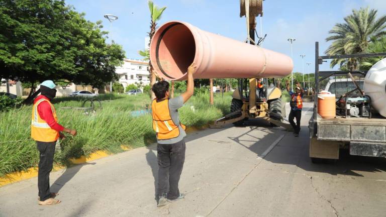 El Gobierno de Mazatlán supervisa los trabajos de rehabilitación del Colector Cerritos.