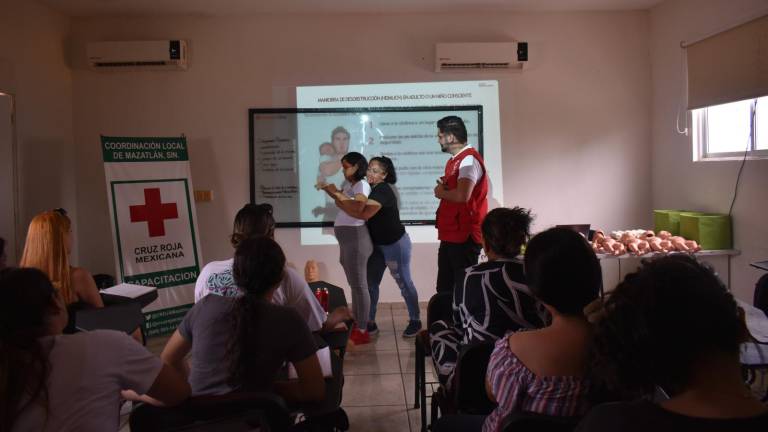 La Cruz Roja Mexicana Delegación Mazatlán realizó este sábado un taller de primeros auxilios en sus instalaciones.