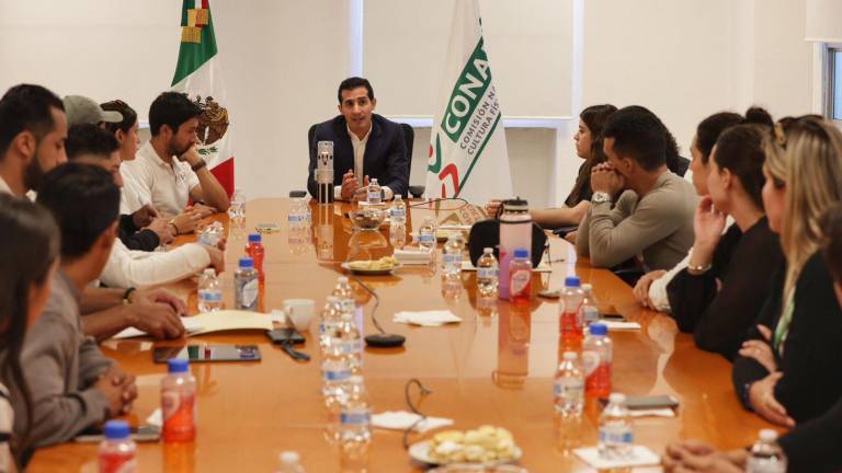 Reunión del titular de la Conade, Rommel Pacheco, con deportistas nacionaels.