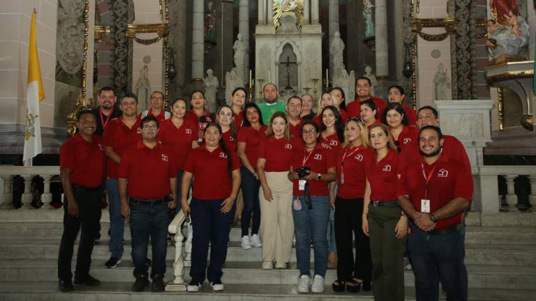 Colaboradores de Noroeste Mazatlán dan gracias a Dios por su labor