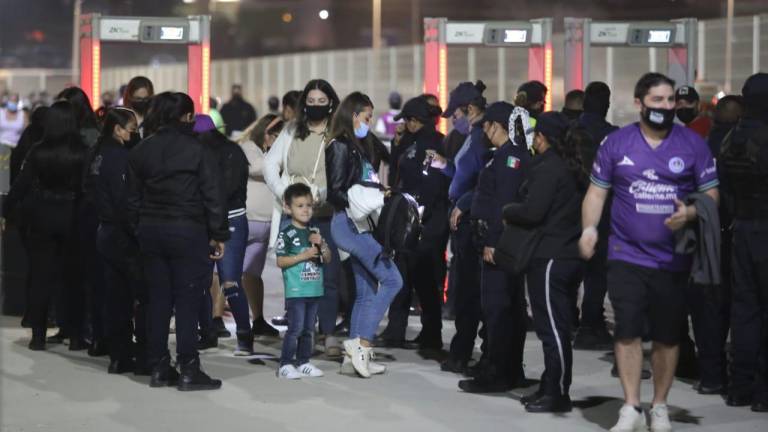 Aumenta seguridad en el estadio de futbol Kraken, en Mazatlán