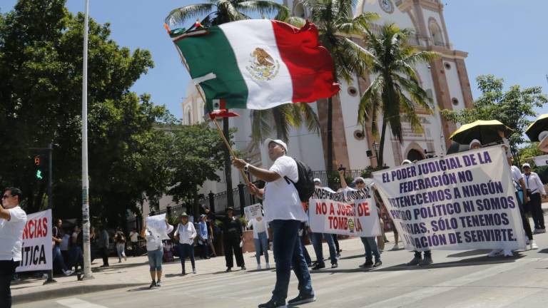 Por tercer día consecutivo, trabajadores del Poder Judicial en Culiacán proclaman rechazo a la reforma Judicial