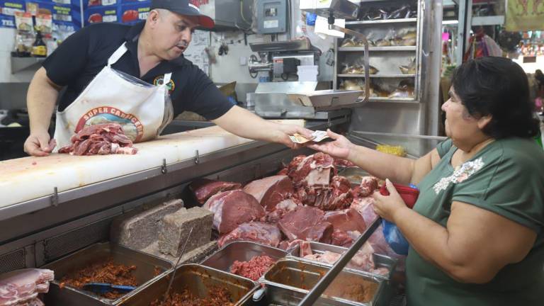 En el Mercado Municipal Pino Suárez, de Mazatlán, esperan un repunte en las ventas para fin de año.