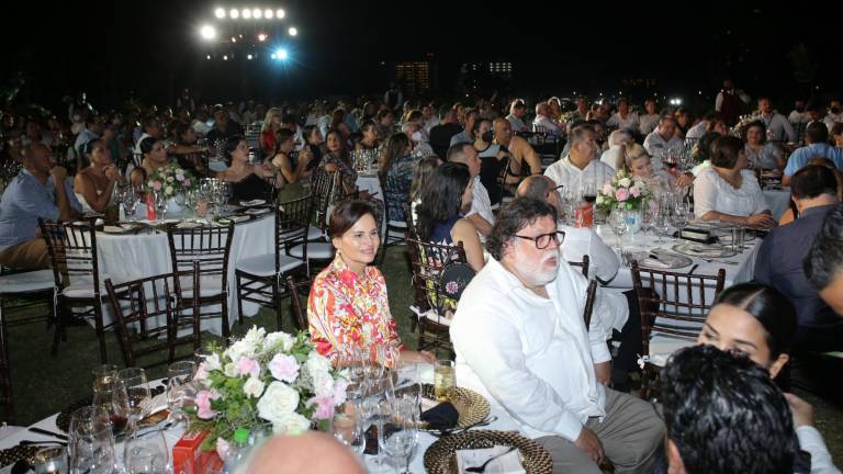 Prueban los sabores de Sinaloa en cena benéfica