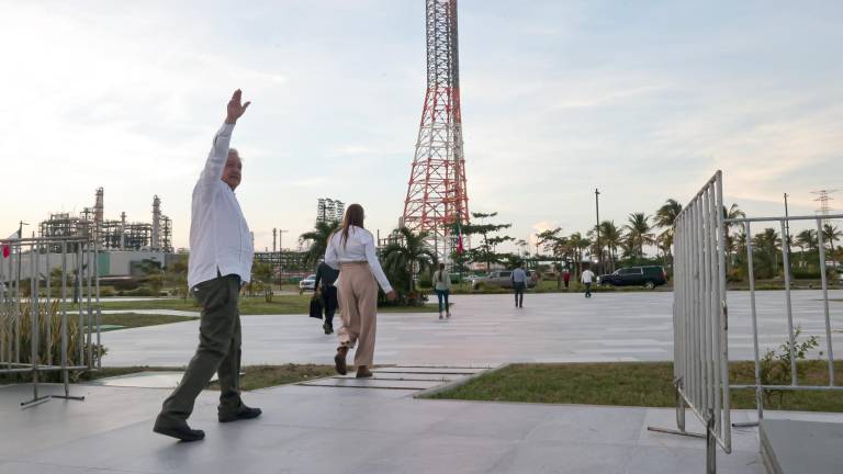 El presidente Andrés Manuel López Obrador encabezó la ceremonia por el inicio de operaciones de la refinería de Dos Bocas en Paraíso, Tabasco.