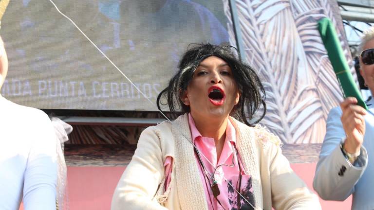 Brilla la Banda MS en el tradicional desfile del Carnaval de Mazatlán